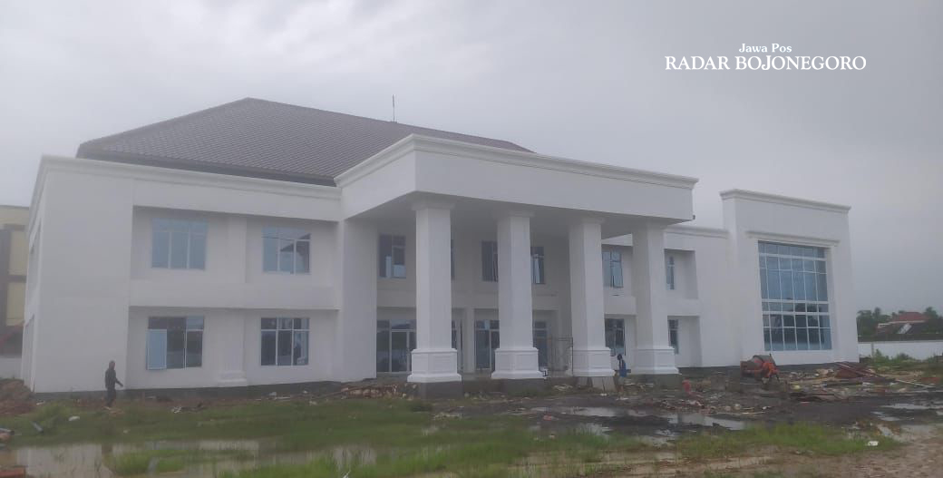 RAMPUNG: Pembangunan Gedung Kejari Blora tahap pertama senilai Rp 7,29 miliar telah rampung (RAHUL OSCARRA DUTA/RADAR BOJONEGORO)