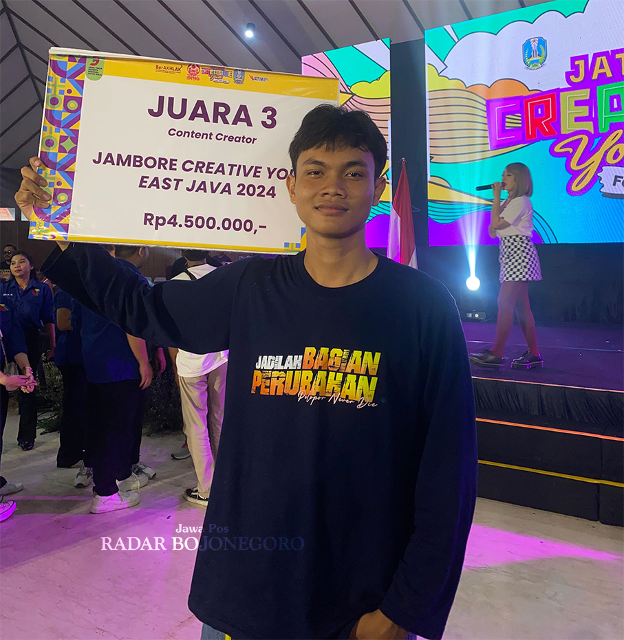 KREATIF: Dedy Indra Setiawan, film maker asal Kedewan meraih juara kompetisi tingkat provinsi hingga nasional (ISTIMEWA/RADAR BOJONEGORO)
