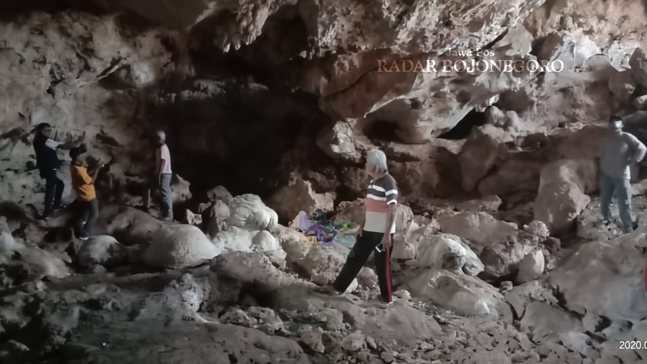 MASIH ASLI: Goa salah satu potensi wisata di Desa Kunci Kecamatan Dander belum dikelola maksimal. (YANA DWI KURNIYA WATI/RADAR BOJONEGORO)