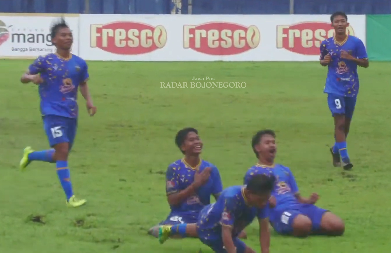 Penggawa BFC berselebrasi setelah sukses pesta gol melawan PS Blitar Raya. (Dok. PSSI Jatim)