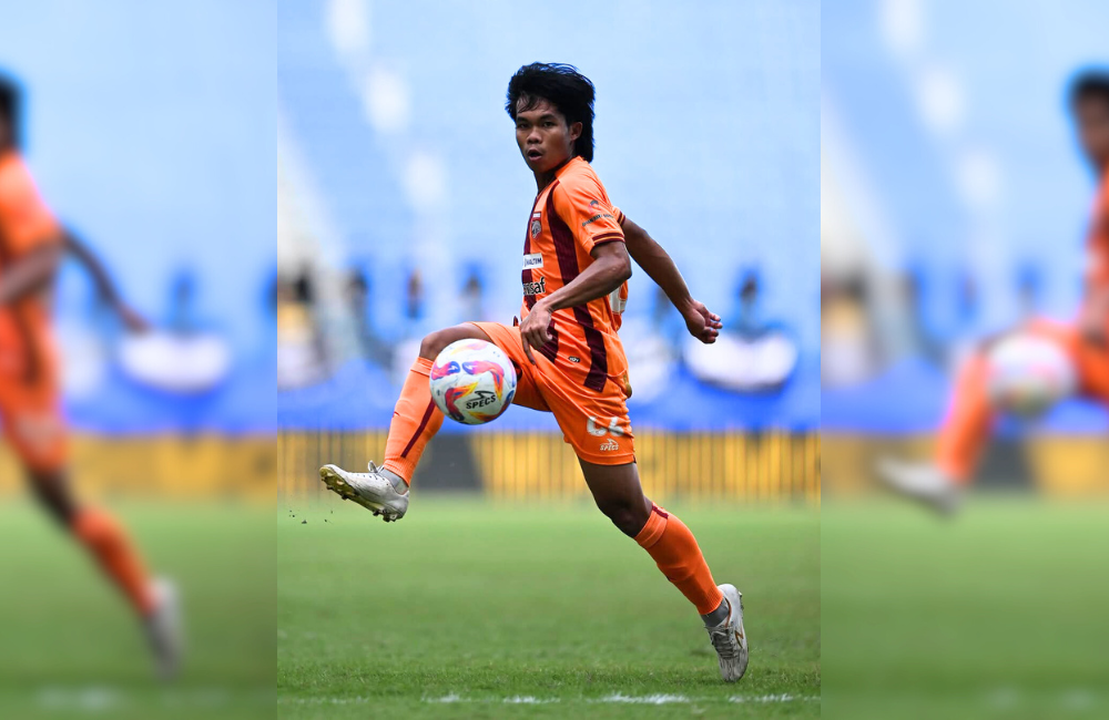 Borneo FC unggul tipis pada jeda babak pertama atas PSS Sleman di Stadion Batakan, Minggu (2/2).