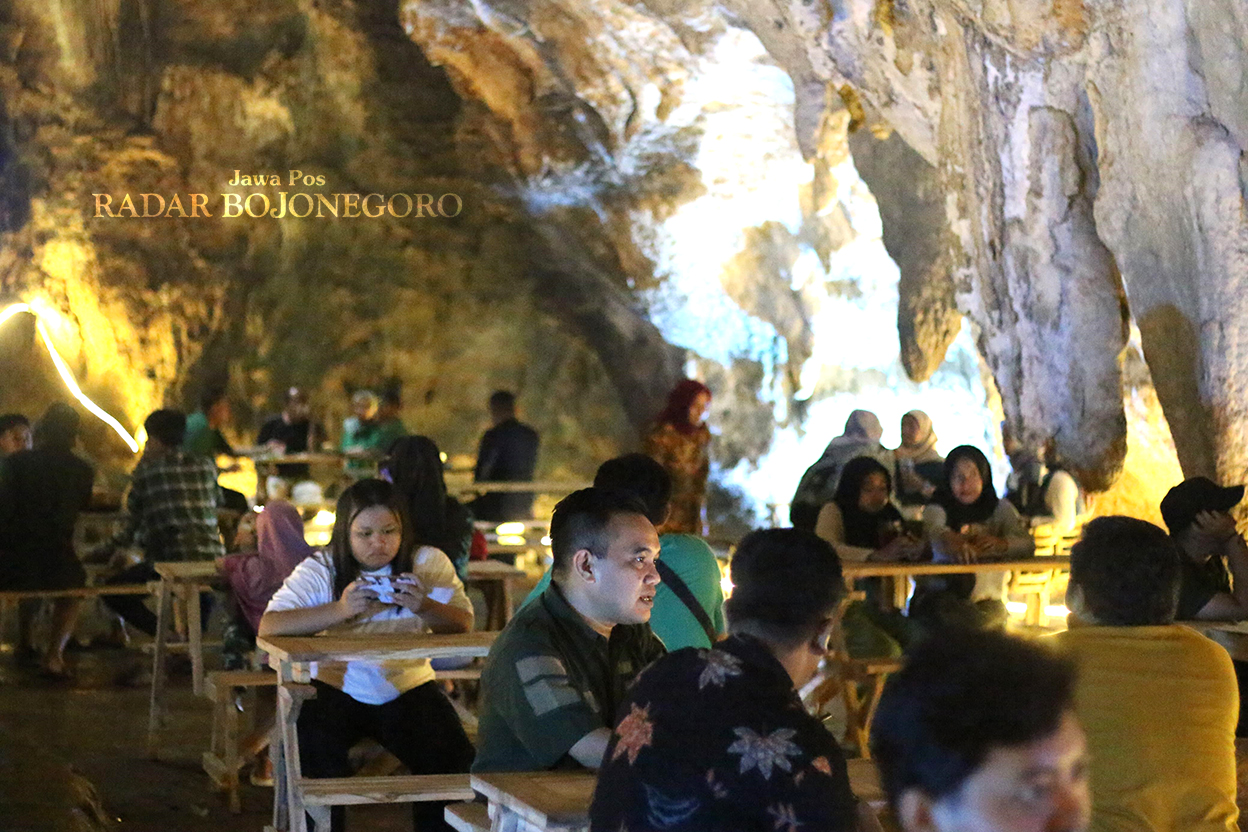 DESTINASI FAVORIT: Gua Terawang menjadi salah satu destinasi wisata favorit di Blora. Sehingga, mampu mendongkrak jumlah kunjungan wisatawan pada 2024. (ISTIMEWA/RADAR BOJONEGORO)