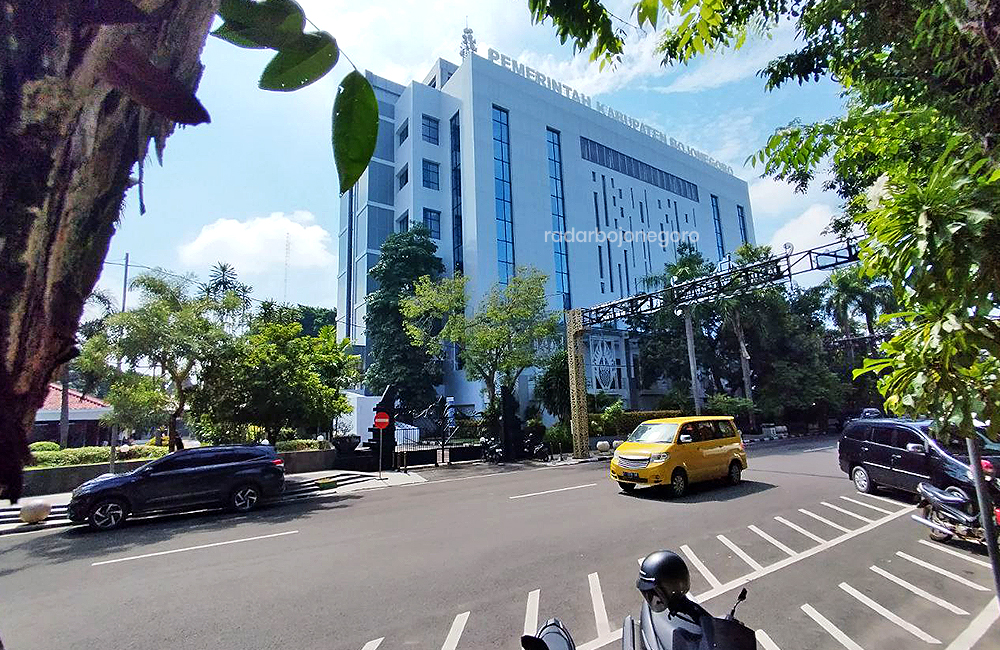 Gedung Pemerintah Kabupaten (Pemkab) Bojoengoro.