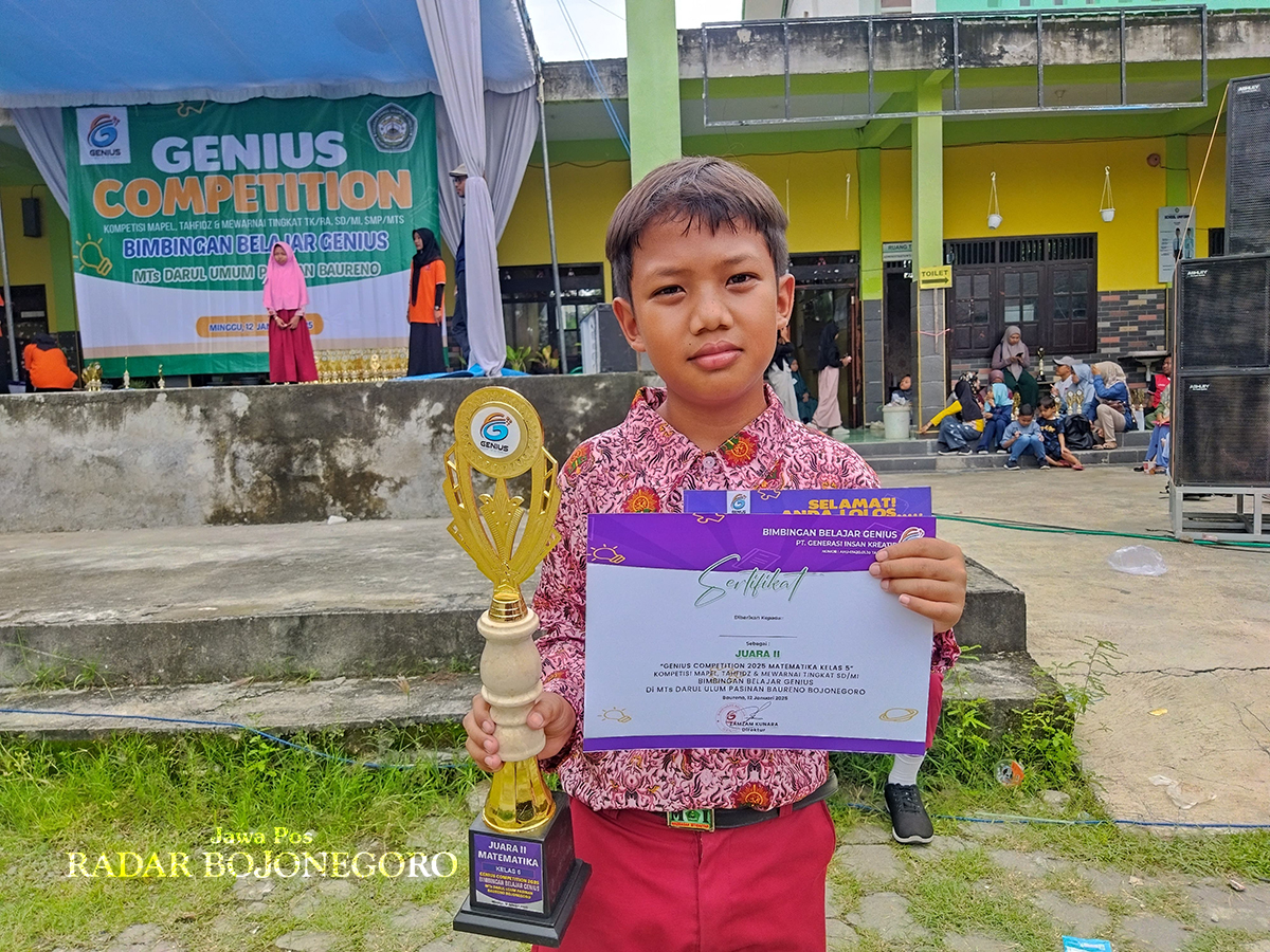 BANGGA: Fasta sedari TK sudah menyukai matematika. Kini, di bangku SD sering boyong juara aneka kompetisi atau olimpiade matematika. (ISTIMEWA/RADAR BOJONEGORO)