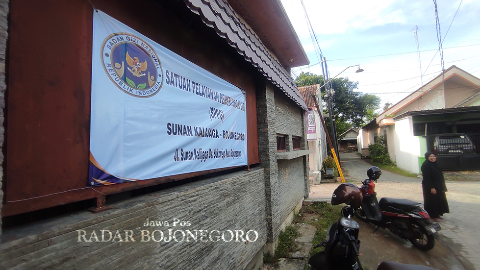 DAPUR BARU: Salah satu dapur baru SPPG di Jalan Sunan Kalijaga, Desa Sukorejo, Kecamatan Kota mulai beraktivitas kemarin (18/2). (DHANI WAHYU ALFIANSYAH/RADAR BOJONEGORO)
