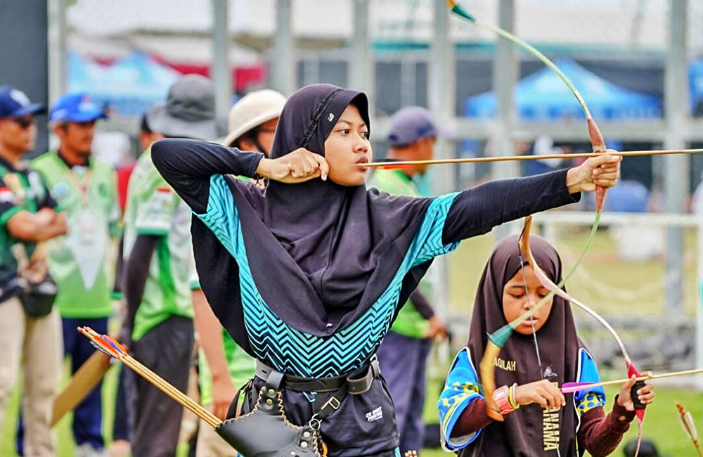 BERPRESTASI: Keisha Alifia Sulistyan Putri menyabet medali emas olahraga panahan tradisional dalam Festival Olahraga Masyarakat Daerah (Forda) Jawa Timur (Jatim) 2024.
