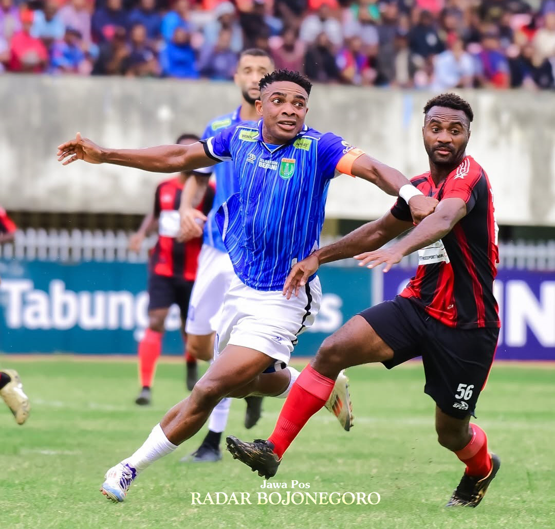 KANDAS: Perjuangan skuad Persibo bertahan di Liga 2 telah kandas. Osas Saha dkk harus menelan pil pahit karena degradasi ke Liga 3. (PERSIBO FOR RADAR BOJONEGORO)