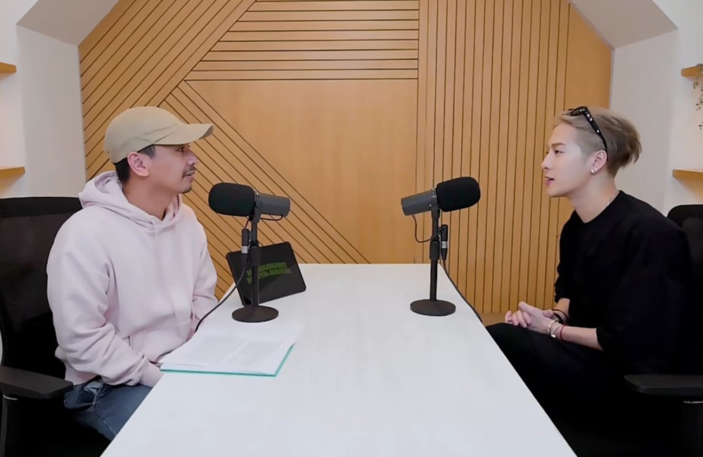 Jackson Wang juga hadir di Podcast Raditya Dika.