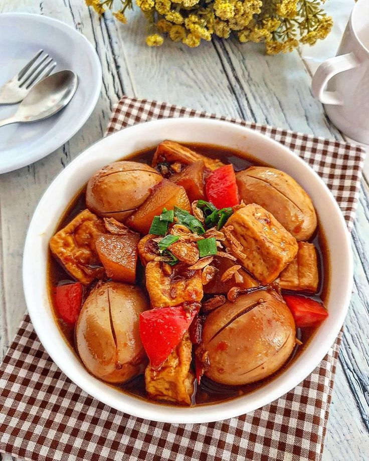 Masakan semur tahu kentang.