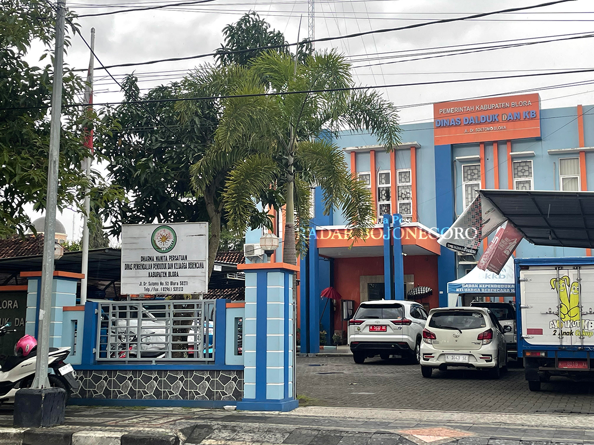 LENGANG: Suasana Kantor Dilduk KB. Ribuan kader KB di Blora pertanyakan belum cairnya honor selama berbulan-bulan. (RAHUL OSCARRA DUTA/RADAR BOJONEGORO)