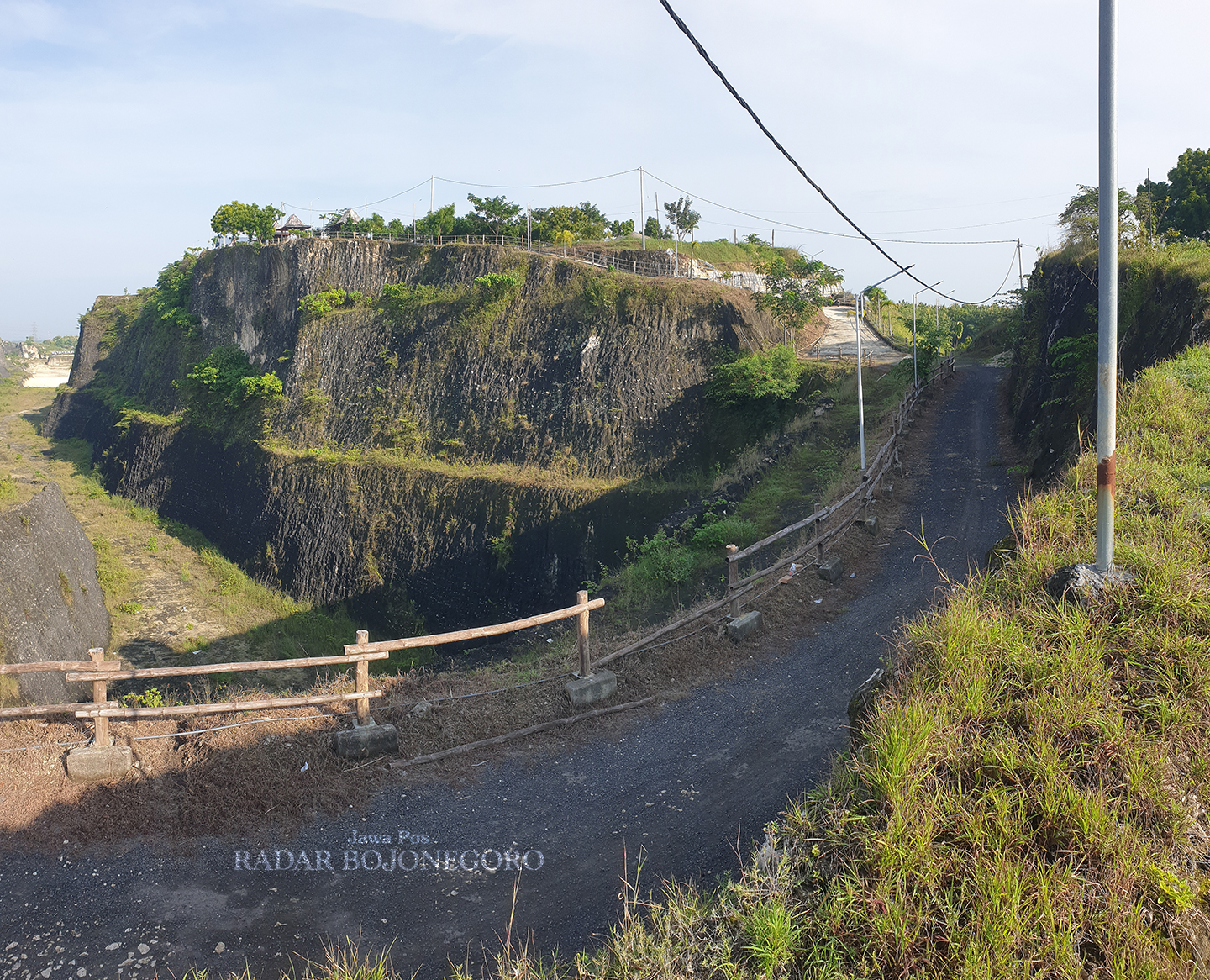POTENSI WISATA: Luas WTG sekitar 1,3 hektare, tanah kas desa yang dipolse menjadi objek wisata. (HAKAM ALHIFARI/RADAR BOJONEGORO)