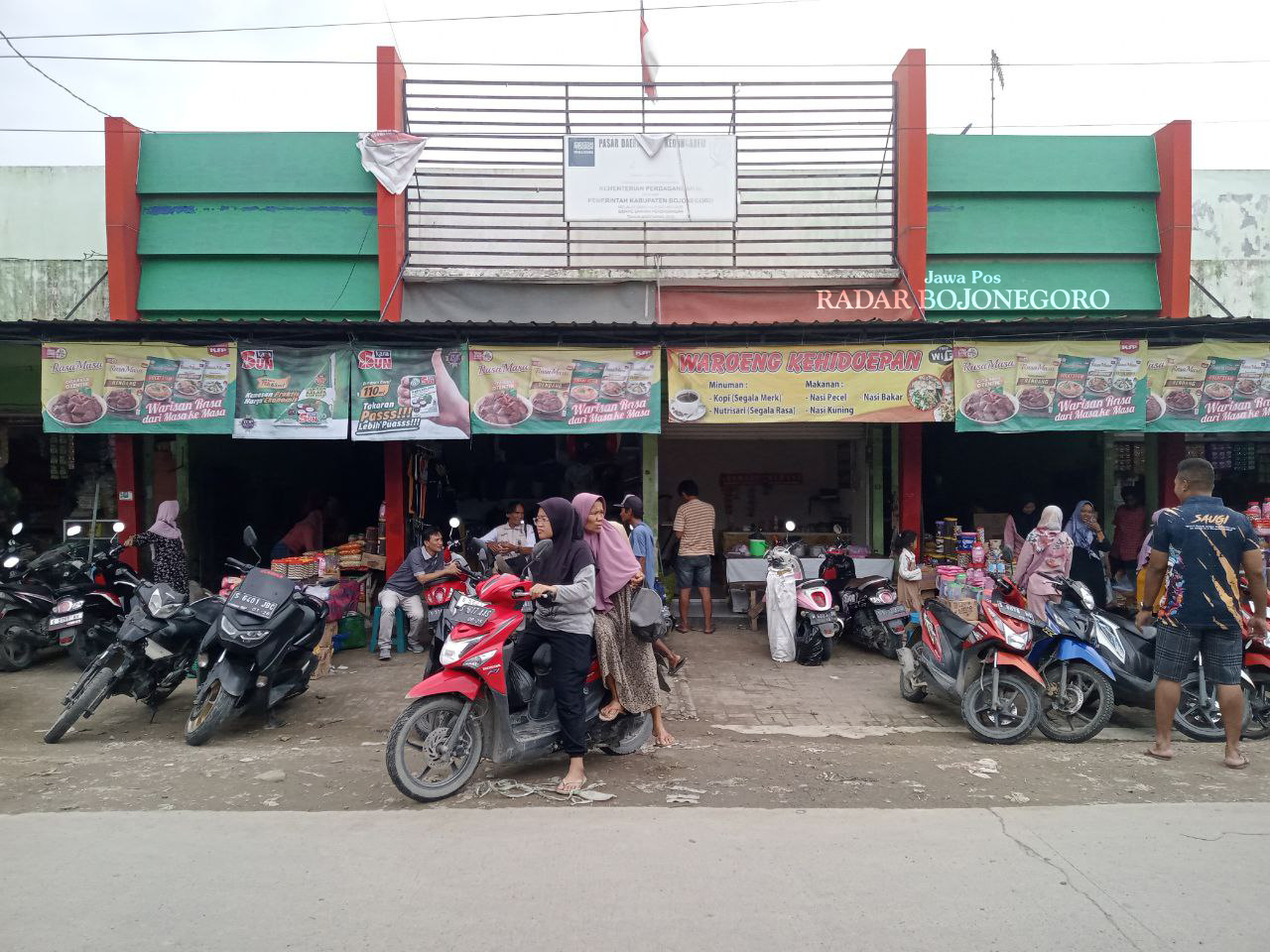 BELUM PULIH: Aktivitas transaksi di Pasar Kedungadem sejak Pandemi Covid-19 hingga saat ini masih belum pulih. (ISTIMEWA/RADAR BOJONEGORO)