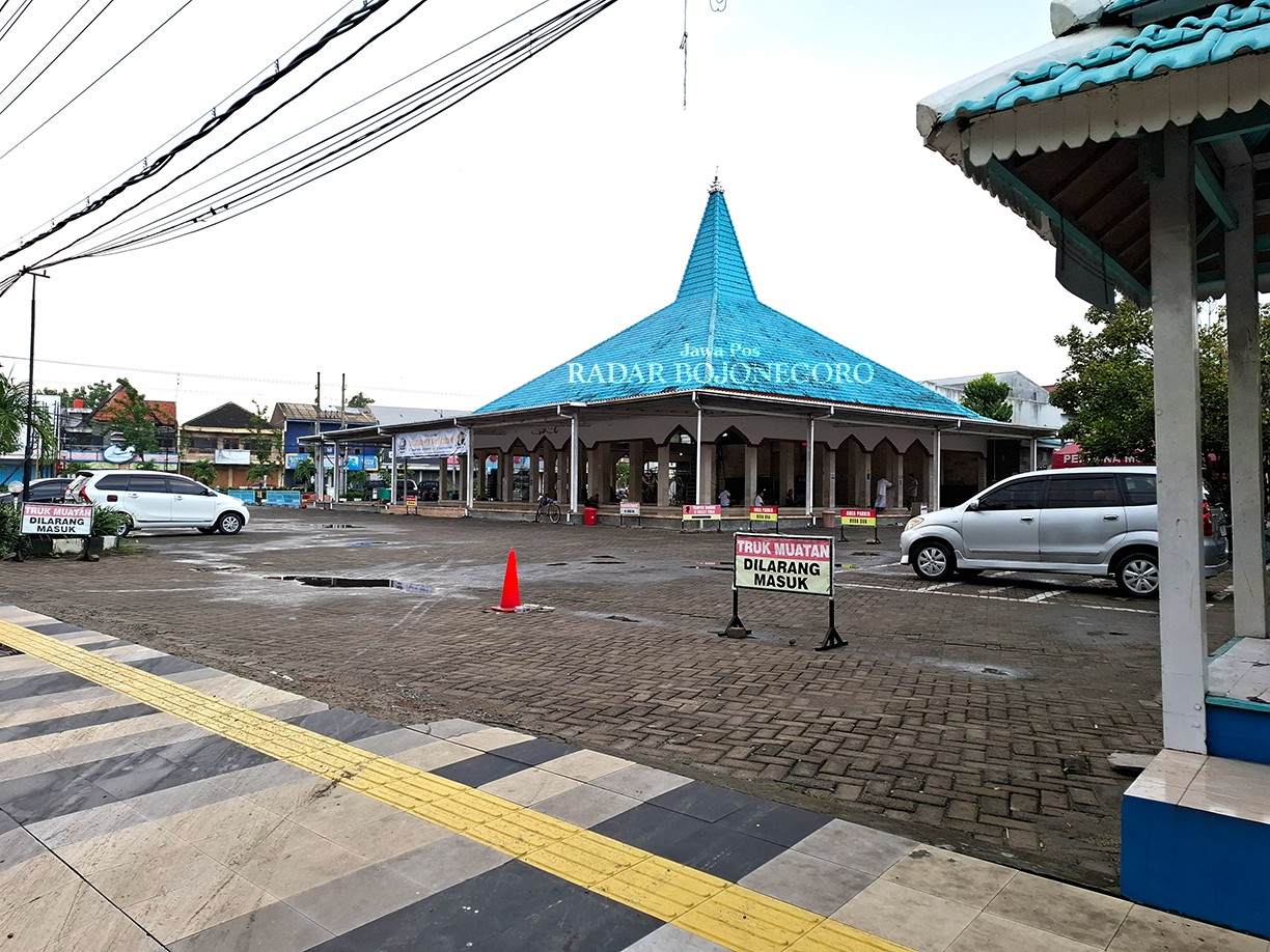 REST AREA: Masjid Babusofa ini salah satu rest area untuk pemudik Lebaran 2025. (DEWI SAFITRI/RADAR BOJONEGORO)
