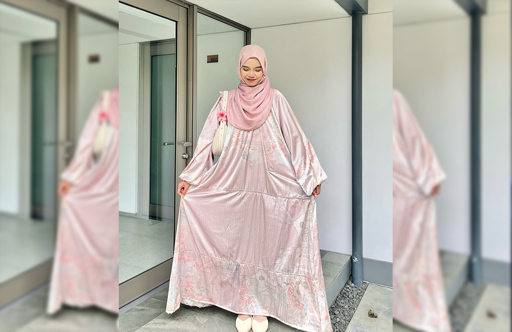 Cobalah ide tampil menarik saat difoto, agar koleksi foto lebaran tidak membosankan