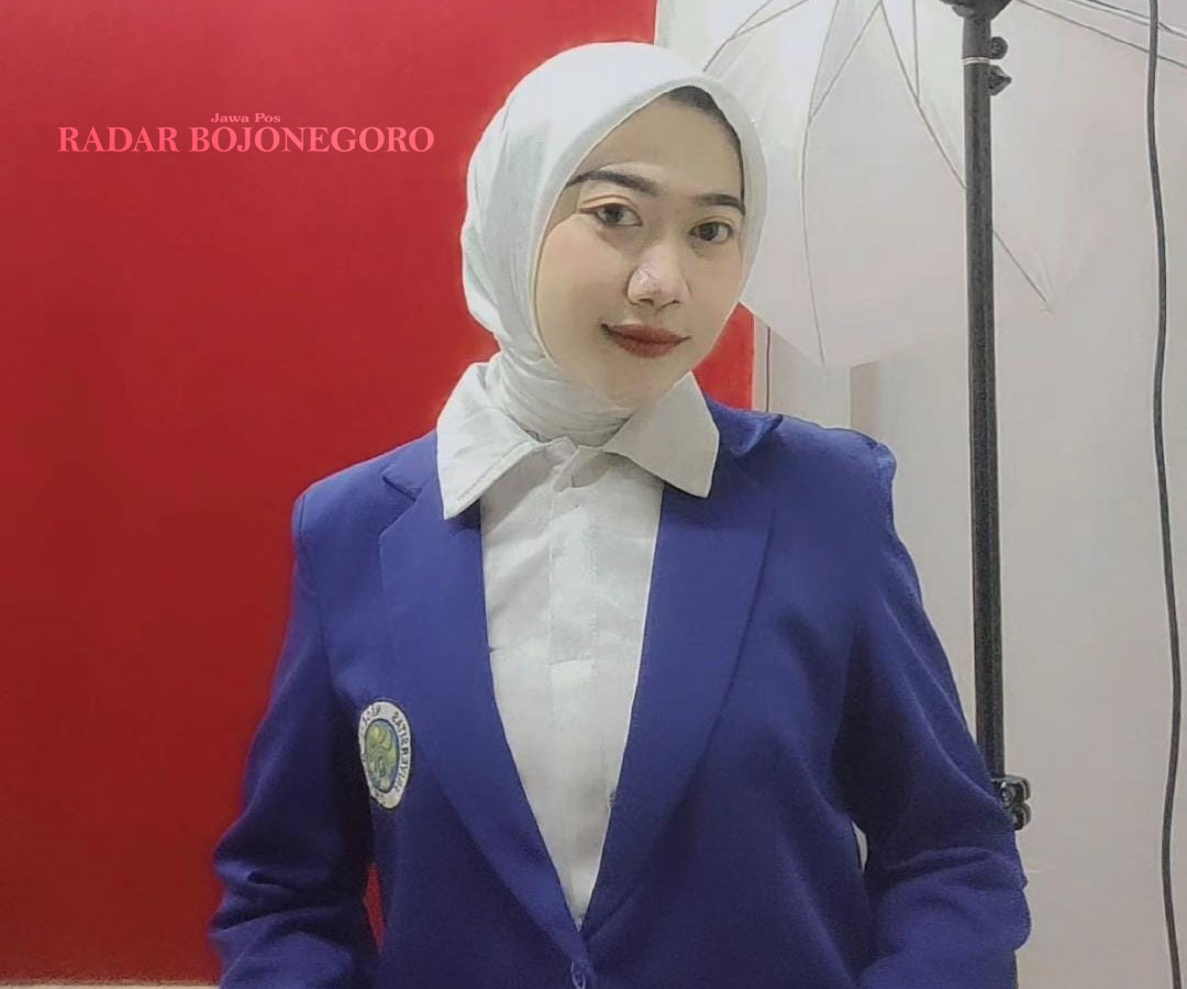 PEREMPUAN HEBAT: Viola Sefrinda Sacarosa mendapat beasiswa luar negeri. Pendidikan di Malaysia, Thailand, dan Papua. (ISTIMEWA/RADAR BOJONEGORO)