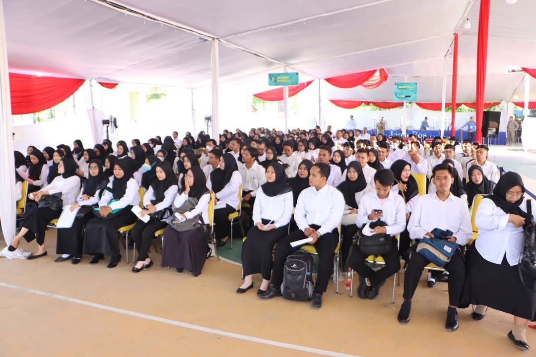 CALON ABDI NEGARA: Peserta PPPK 2024 tahap pertama masih menunggu SK. Kemudian tahap kedua masih menunggu jadwal tes CAT dari BKN. (DHANI WAHYU ALFIANSYAH/RADAR BOJONEGORO)