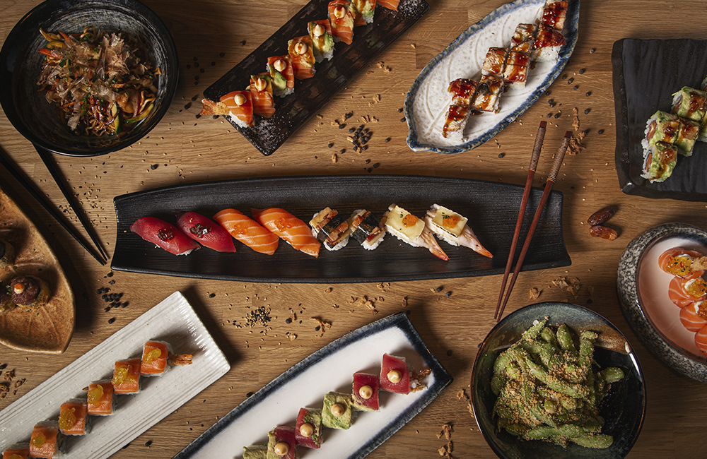 sushi memiliki banyak manfaat bagi kesehatan tubuh mulai dari mencegah resiko penyakit jantung hingga resiko stroke