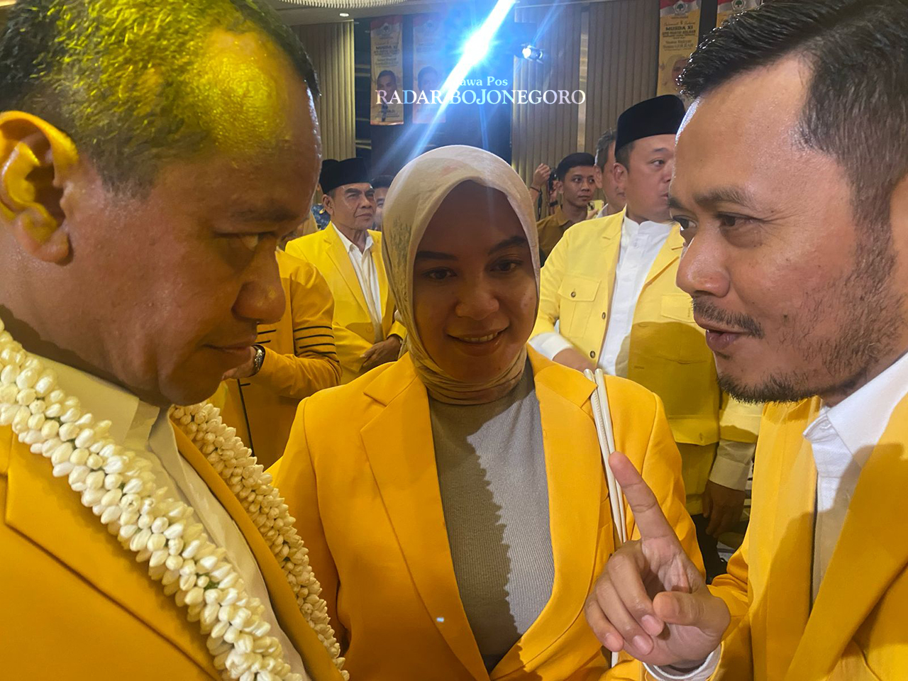 DIALOG: Siswanto saat bertemu Menteri ESDM Bahlil mengusulkan legalitas sumur di desa-desa Blora dan perpanjangan sumur tua Ledok serta Semanggi. (ISTIMEWA/RADAR BOJONEGORO)