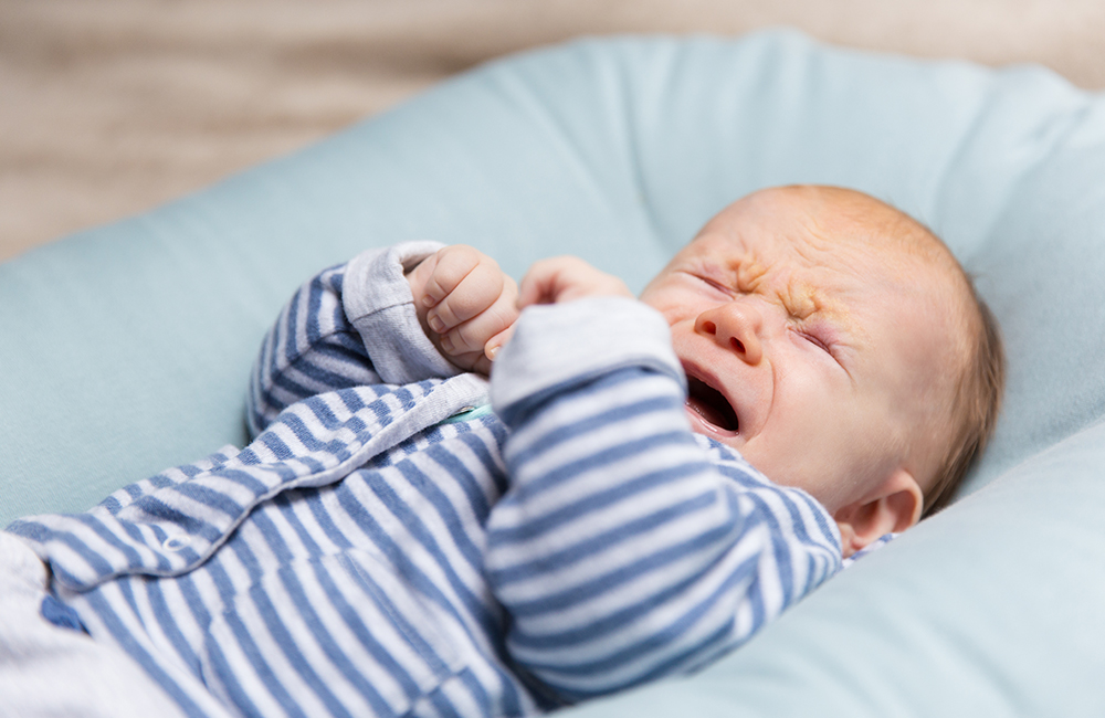Kenali penyebab umum bayi memangis di malam hari