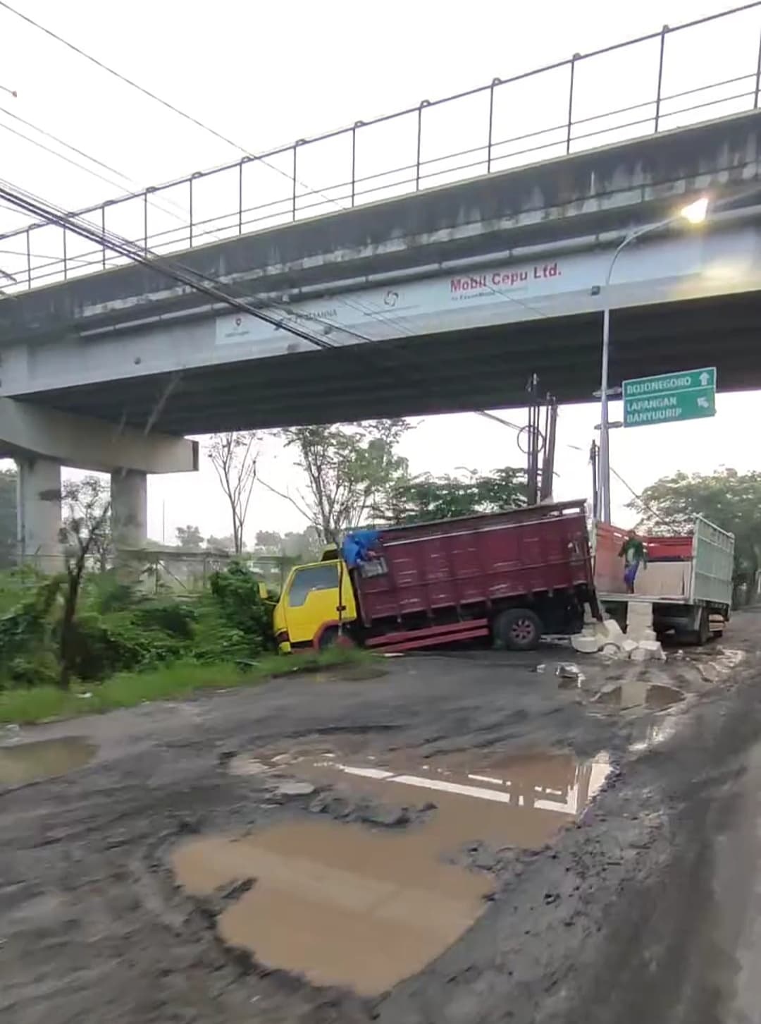 LAKA MAUT: Laka maut antar truk di Jalan Bojonegoro-Cepu tepatnya di bawah Falyover Lapangan Migas Blok Cepu.
