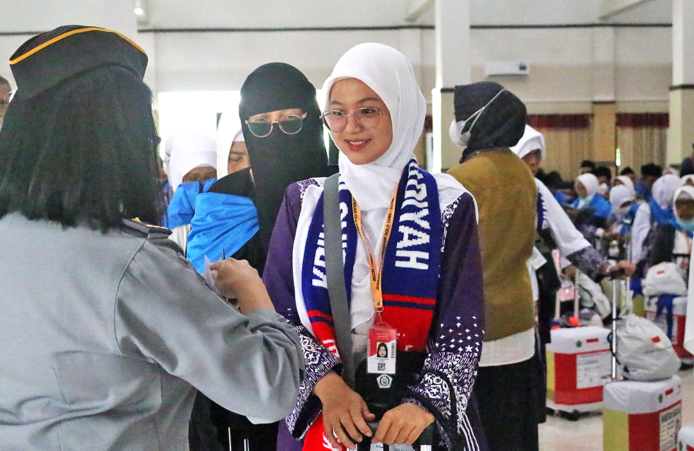 Levina, gadis cantik 18 tahun telah menunaikan haji di 2025. Bagaimana kisahnya?