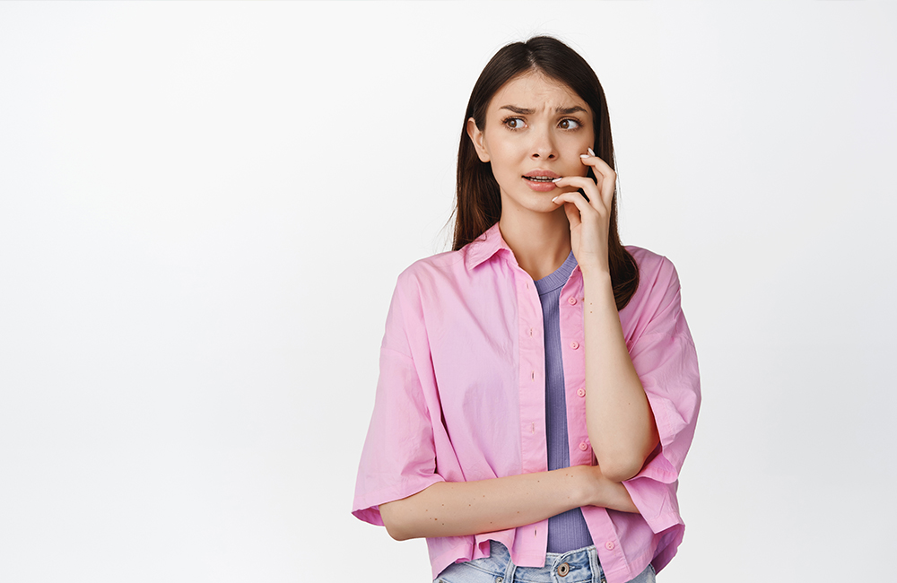 Perempuan mudah overthinking,  begini cara mengatasinya.