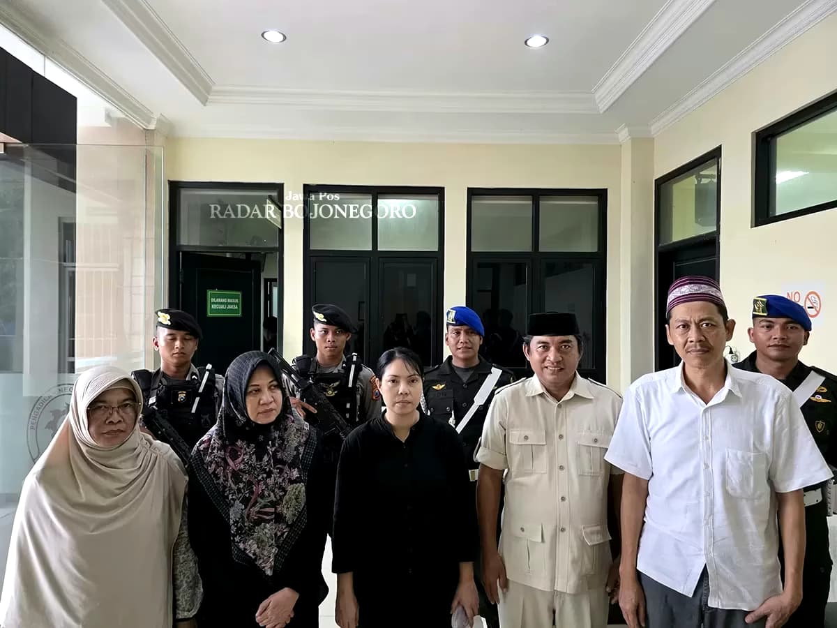 KASUS MOBIL SIAGA: Lima terdakwa dugaan korupsi mobil siaga desa