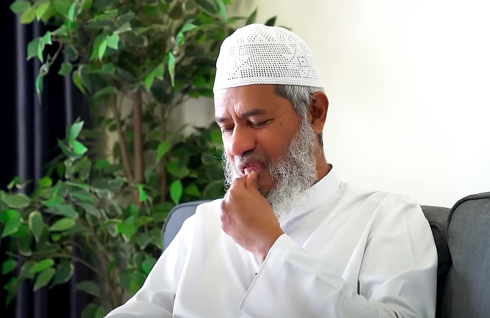 Dr. Zakir Naik dalam sebuah wawancara terbaru di kanal Youtube dr. Rechard Lee.