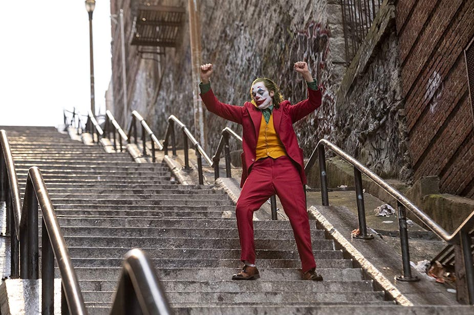 Joaquin Phoenix dalam film Joker (2019).