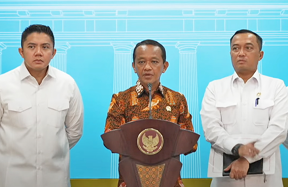 Menteri ESDM saat keterangan Pers terkait pencabutan izin usaha tambang (IUP) di Raja Ampat.