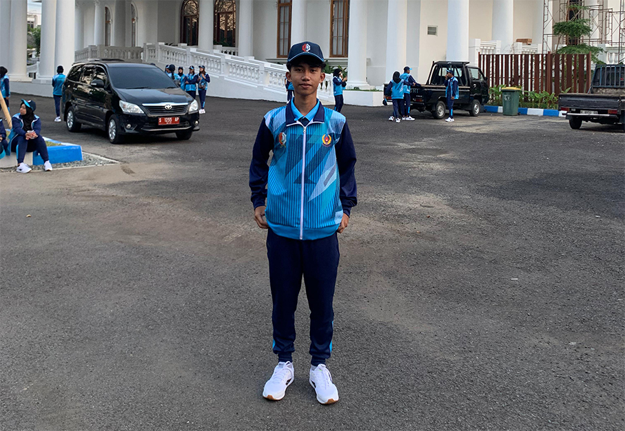 PERDANA: Sabri Dhiyulhaq persiapan di Pendapa Malowopati Bojonegoro sebelum berangkat porprov kemarin (17/6). (ISTIMEWA/RADAR BOJONEGORO)