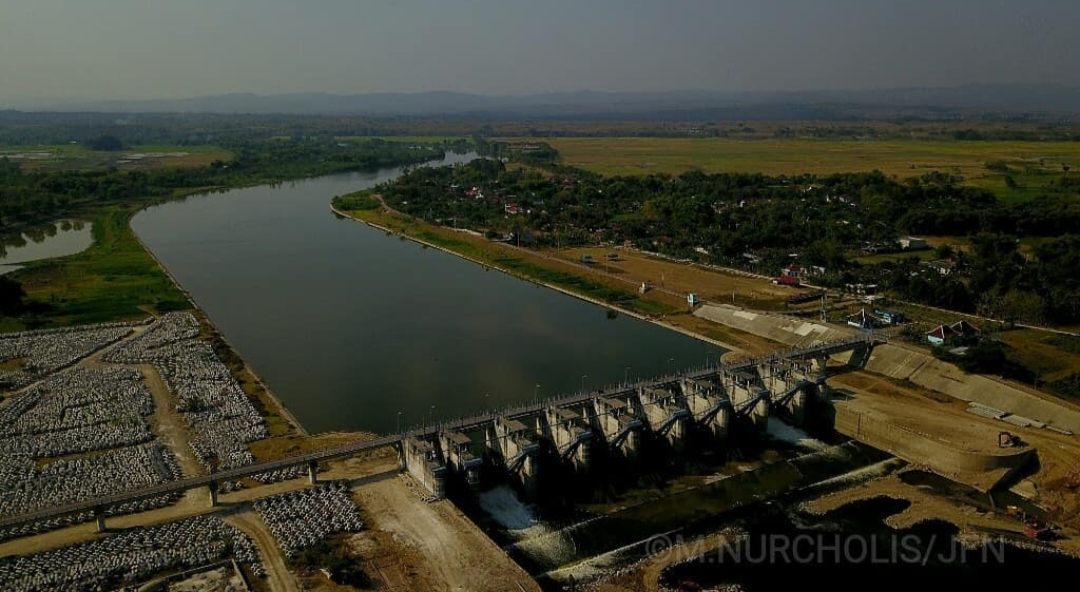 Keberadaan aliran Bengawan Bengawan Solo di Bojonegoro menjadi penting bagi kebutuhan petani.