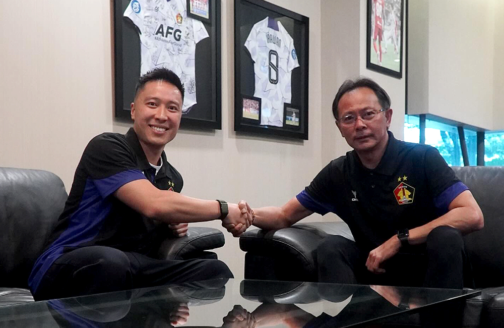 Mantan pelatih skuad Harimau Malaya resmi jadi pelatih Persik Kediri di BRI Liga 1 2025/2026.