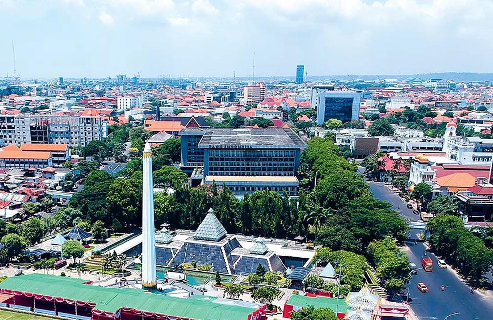 Tugu Pahlawan dan Museum 10 November, Surabaya.