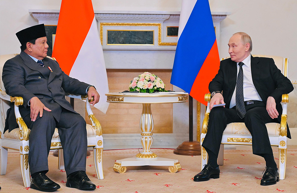 Prabowo Subianto sambangi Vladimir Putin, Kamis (19/6).