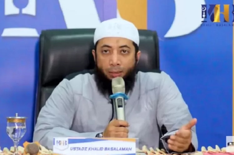 Ustadz Khalid Basalamah dimintai keterangan oleh KPK terkait kasus kuota jemaah haji.