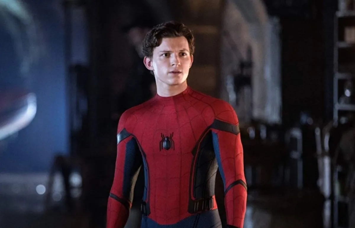 Tom Holland ketika berakting di film Spider-Man. Tom sapaannya, ternyata shio tikus.