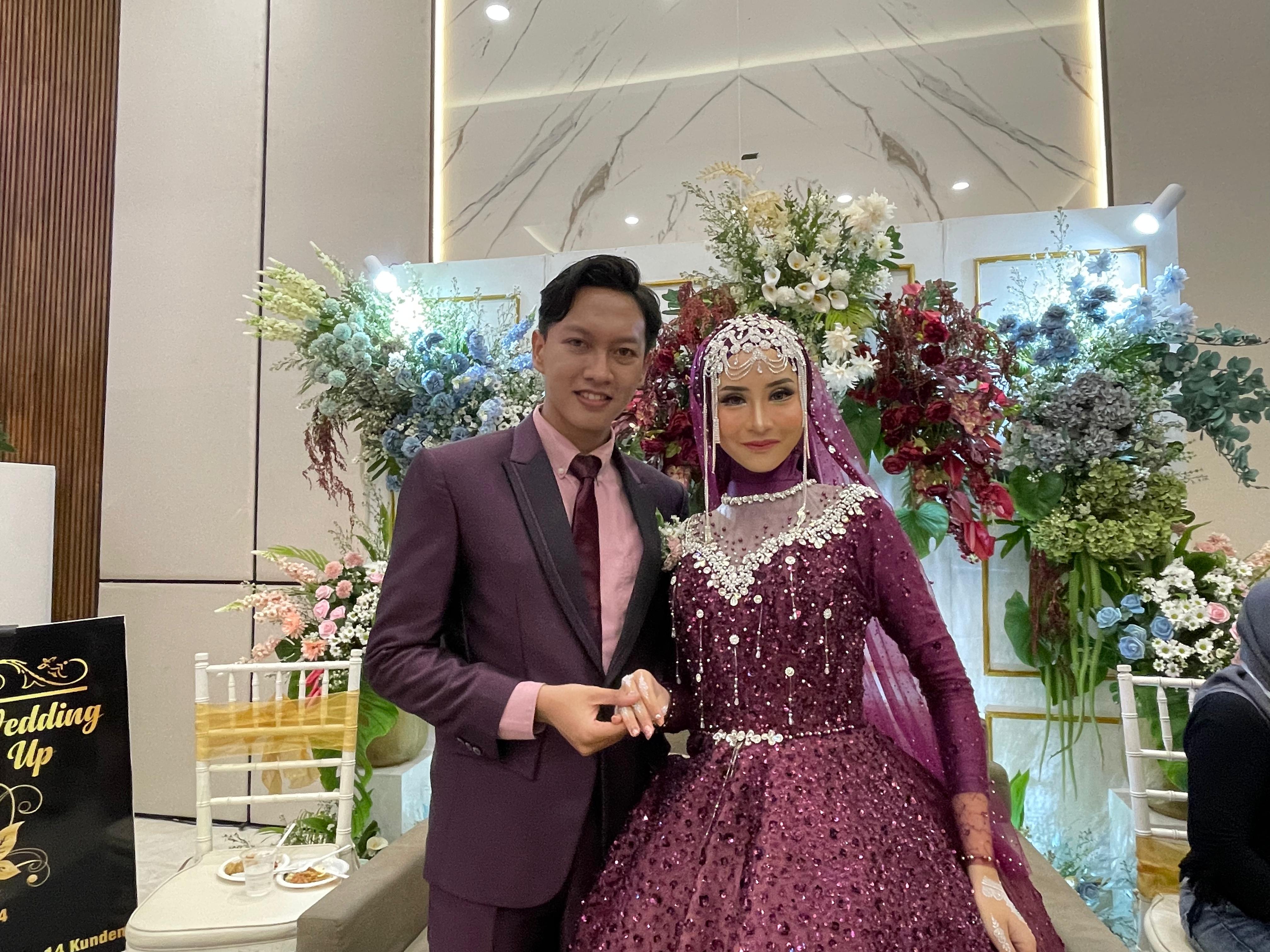 HASIL RIAS : Dua model menunjukan hasil rias MUA lokal Blora.