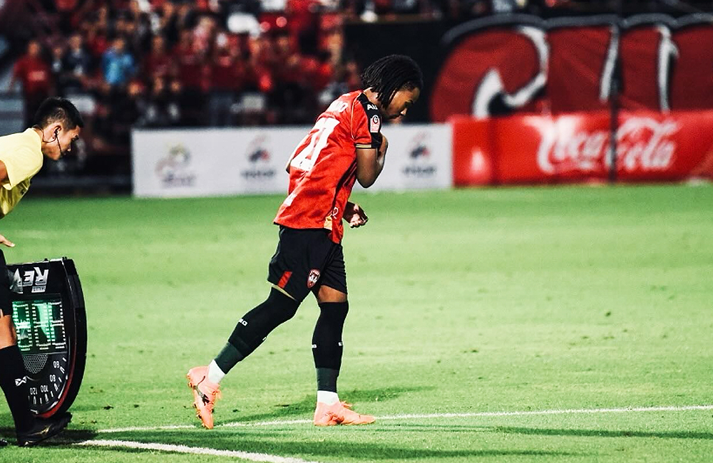Ronaldo Kwateh ketika pertama kali debut bersama Muangthong United di Liga Thailand.