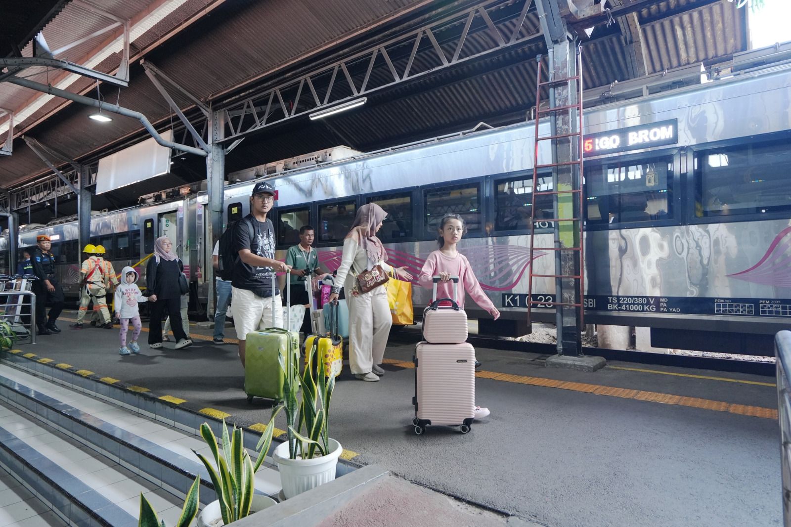 FAVORIT : Dalam sebulan penumpang KA di wilayah DAOP 4 Semarang naik tajam.