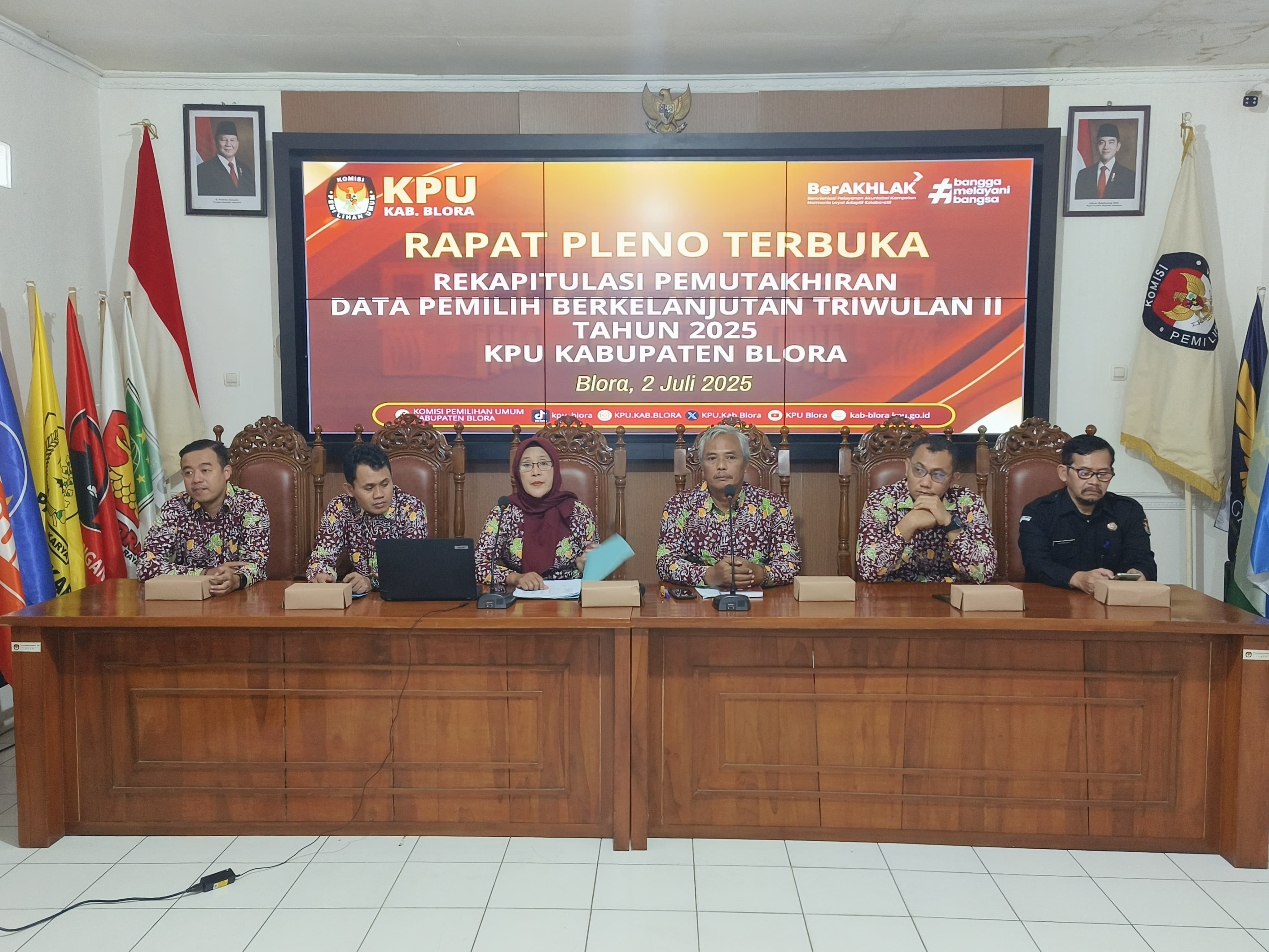PLENO: KPU Blora usai rapat pleno terbuka pemutakhiran data pemilih triwulan II pada 2 Juli lalu.