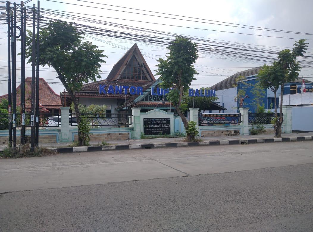 KANTOR KELURAHAN BALUN KECAMATAN CEPU.