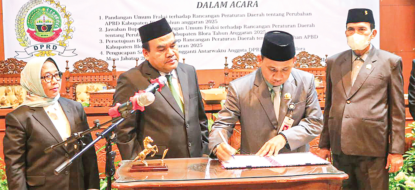 SAH: Dua raperda yakni Pertanggungjawaban APBD 2024 dan P-APBD 2025 telah disetujui DPRD Blora. (ISTIMEWA/RADAR BOJONEGORO)