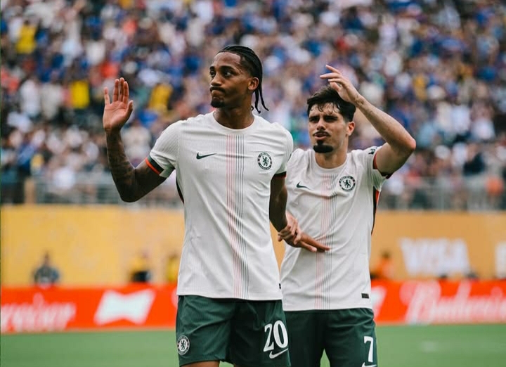 Chelsea berhasil cukur Fluminense. Di final menunggu pemenang laga PSG vs Madrid.