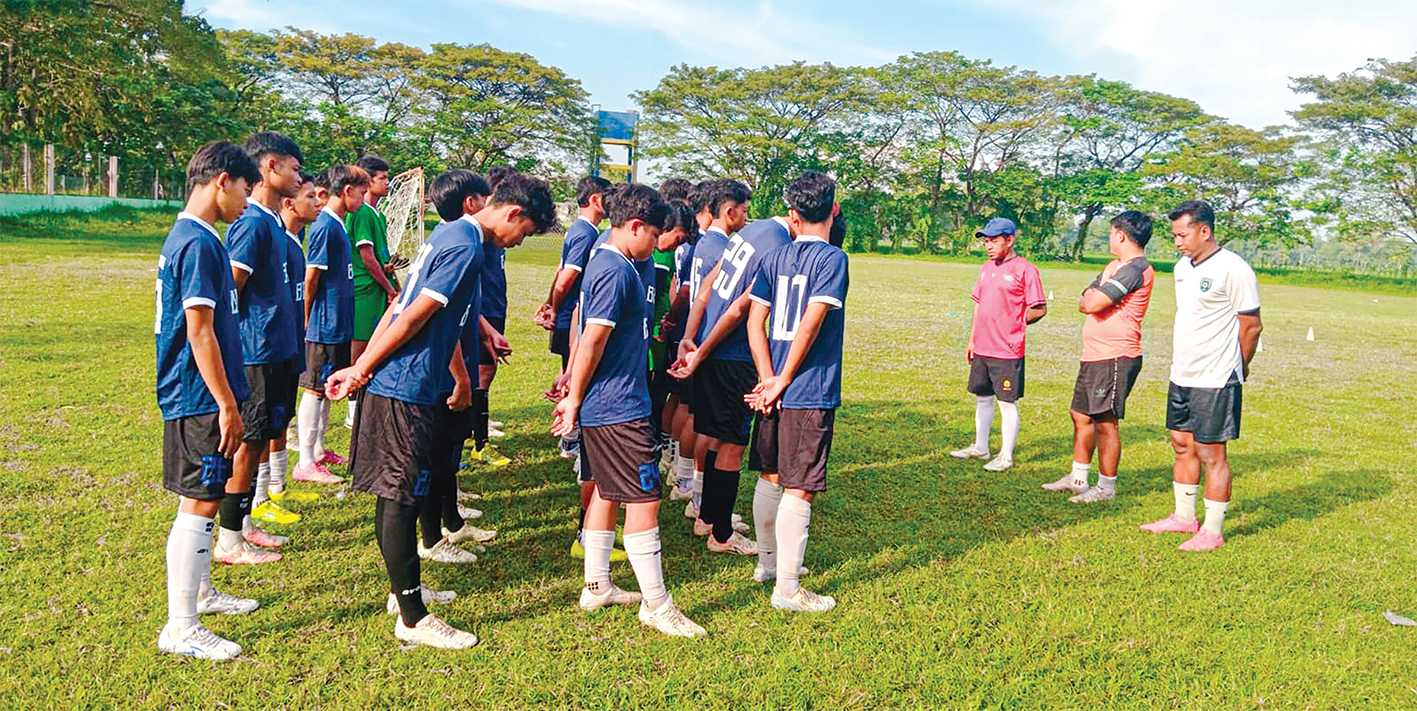 PERSIAPAN: Bojonegoro FC U-17 bakalmelakoni pertandingan Grup C Piala Soeratin U-17 pada 11 Juli mendatang dengan membawa 18 pemain saat melawan Triple&rsquo;S Kediri U-17 di Stadion Gajah Mada Tlogoanyar.