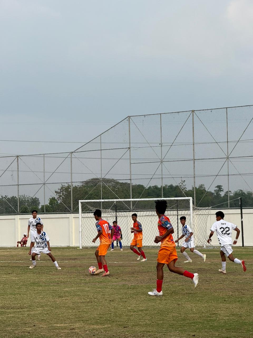 JUARA GRUP: Persibo Bojonegoro U-17 berhasil juara Grup K dengan mencatatkan empat laga tanpa kekalahan. (IRVAN RAMADHON/RADAR BOJONEGORO)