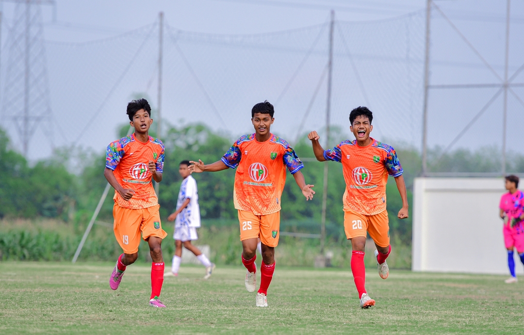 EVALUASI: Persibo U-17 evaluasi tim hingga mental pemain untuk persiapan kontra PSSS di babak 32 besar. (IRVAN RAMADHON/RADAR BOJONEGORO)