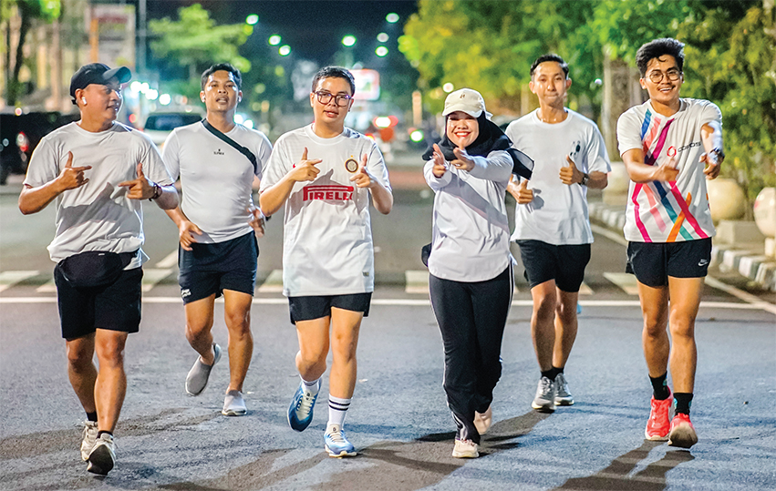 SERU: Para pehobi lari telah siap mengikuti Bojonegoro Playon 2025 &ndash; Fun Night Run by PT Asri Dharma Sejahtera malam ini (26/7). Nikmati keseruan lari keliling kota di malam hari.