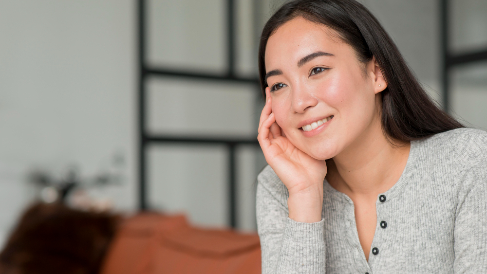 Tips perawatan atau skincare malam bagi perempuan usia 30-an.