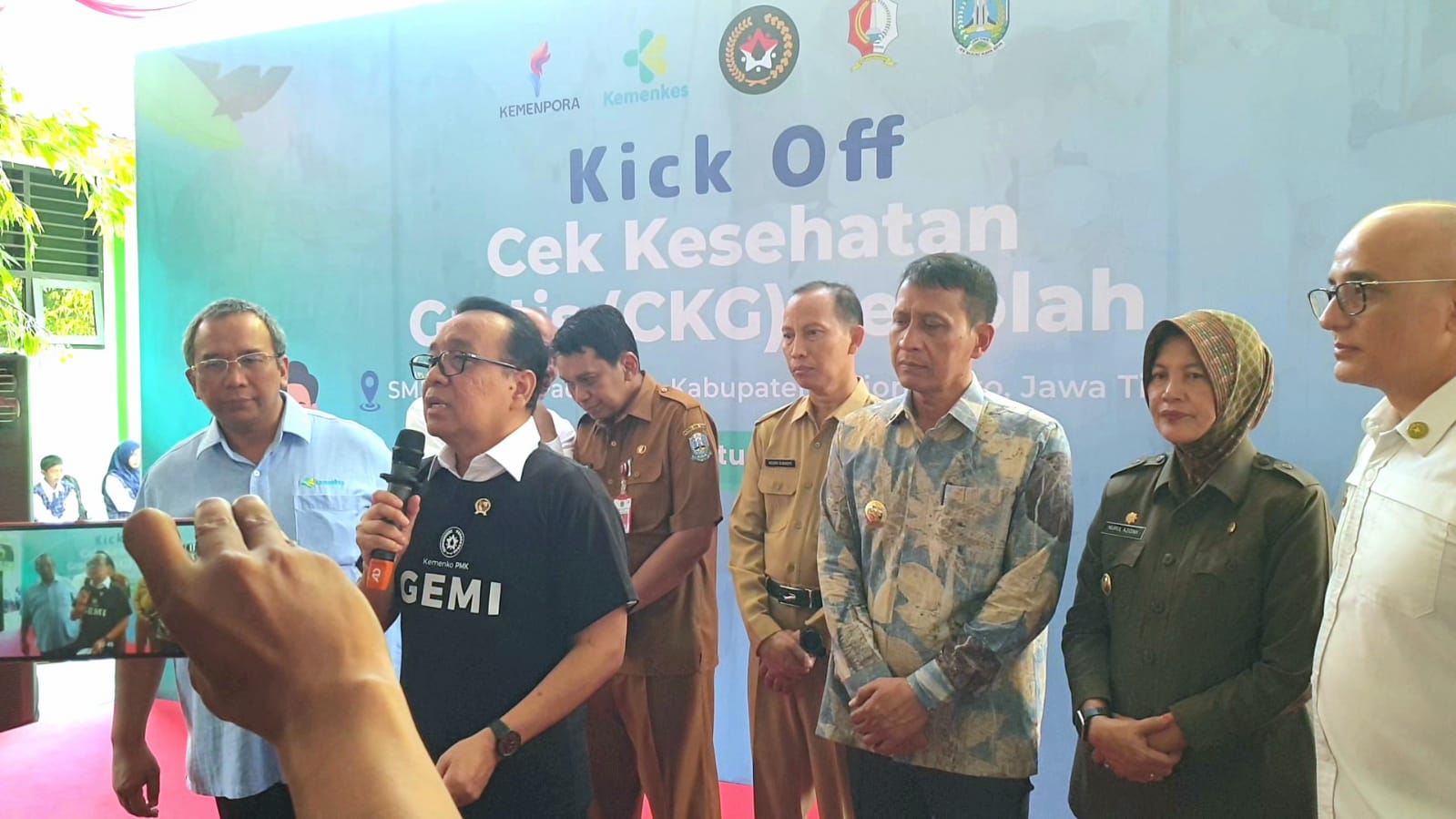 Menko PMK RI Pratikno didampingi Bupati dan Wakil Bupati Bojonegoro.